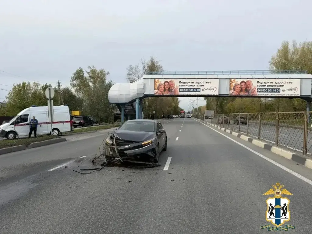 35-летний водитель Honda CR‑V без водительского удостоверения столкнулся с ограждением на Старом шоссе и вылетел на встречную полосу, пострадавшие — пять человек, среди них двое несовершеннолетних. Полиция выясняет обстоятельства.