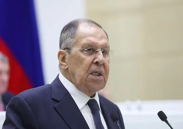Министр иностранных дел России заявил, что закрытие генконсульства в Бонне и Русского дома в Берлине после инцидента с беспилотником демонстрирует, что уроки истории не выучены.