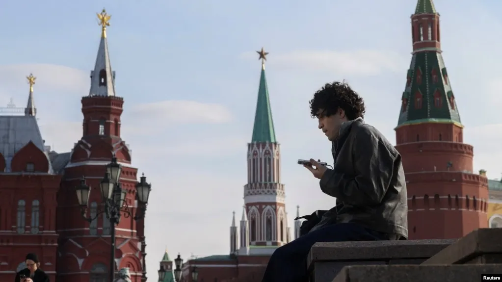 Законопроект предусматривает идентификацию несовершеннолетних в социальных сетях и сокращение времени онлайн, направленные на защиту детей.