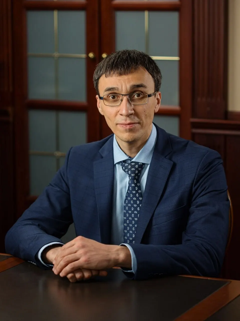 Заместитель мэра Евгений Попантонопуло возглавил направление по координации работы департамента потребительского рынка; ранее этим направлением руководил Максим Останин, который теперь организует сеть координационных центров для поддержки участников СВО.